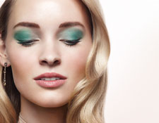 Get eye tips from Mary Kay.