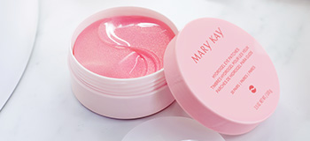 Open jar of Mary Kay Hydrogel Eye Patches.