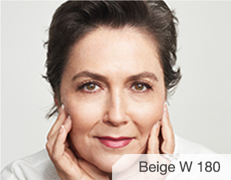 Jan is wearing Luminous Beige W 180 TimeWise 3D Foundation.