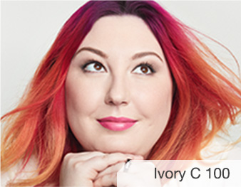 Amanda is wearing Matte Ivory C 100 TimeWise 3D Foundation.