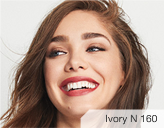 Michelle is wearing Matte Ivory N 160 TimeWise 3D Foundation.