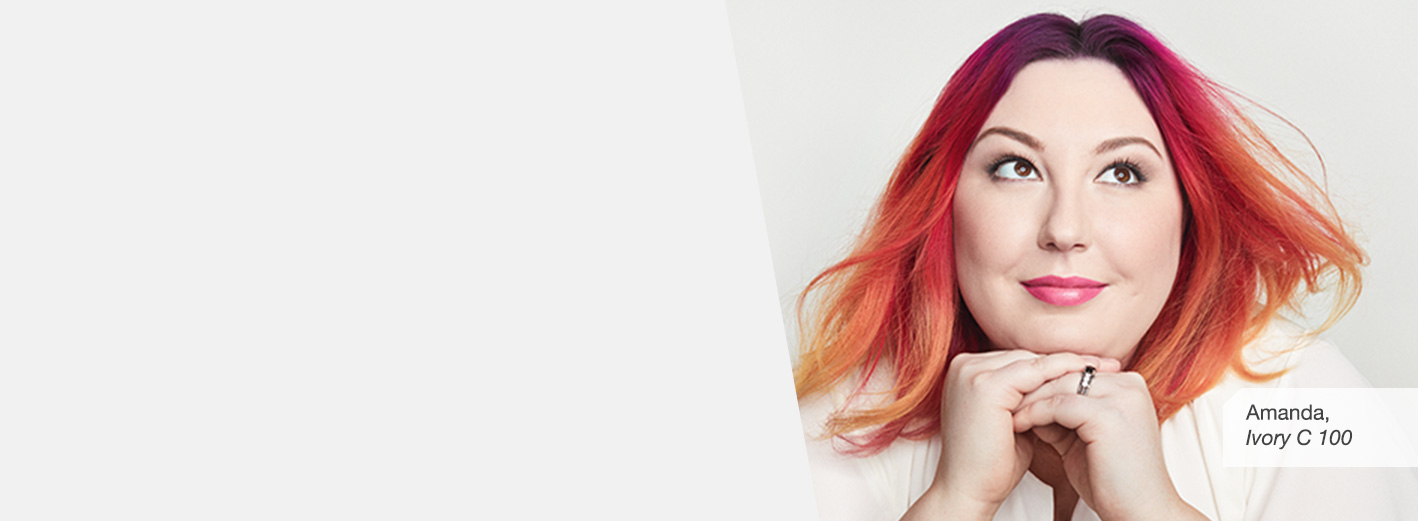 Amanda, a woman wearing Ivory C 100 Mary Kay TimeWise 3D Foundation.